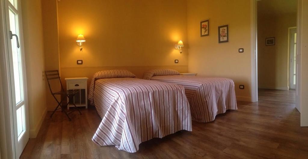 Вилла Cascina Rollone Rocchetta Tanaro Экстерьер фото