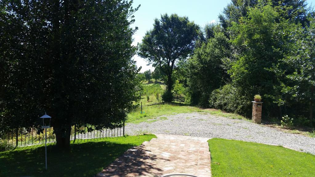 Вилла Cascina Rollone Rocchetta Tanaro Экстерьер фото