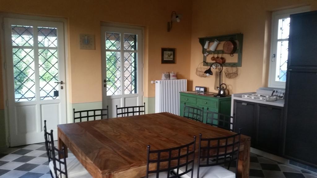 Вилла Cascina Rollone Rocchetta Tanaro Экстерьер фото
